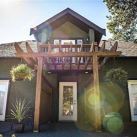 Guest Suites On Benvenuto Brentwood Bay Exterior foto